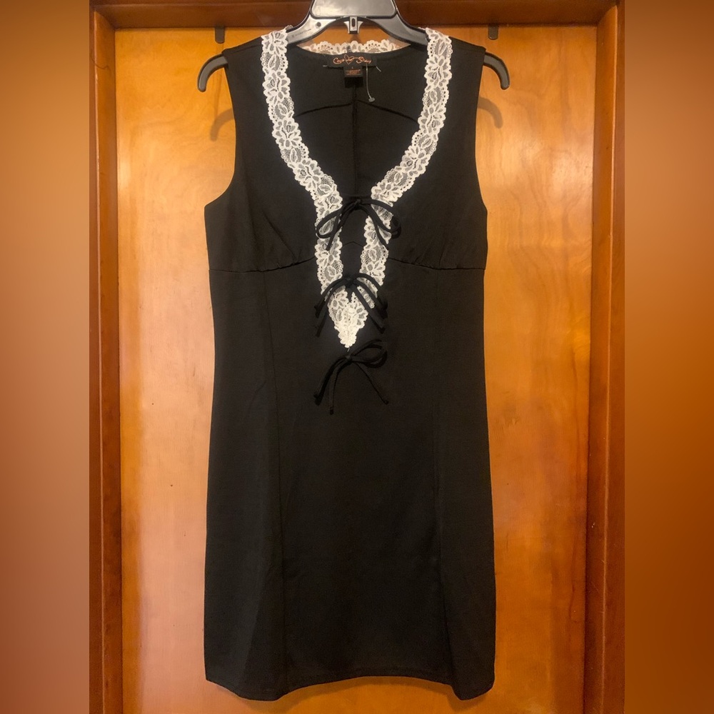 NWOT Coco and Shay Size L Black Lace and Bow Mini Dress